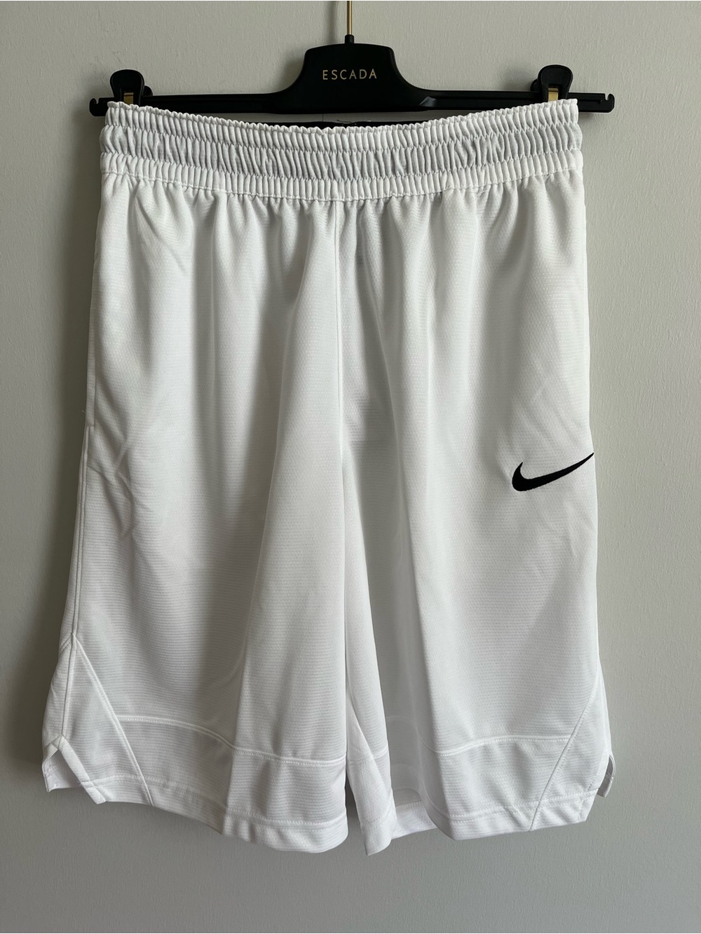 BNWT Nike men’s white basketball shorts size S